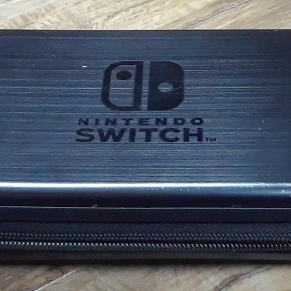 Nintendo Switch Hard Case - Picture 1 of 8